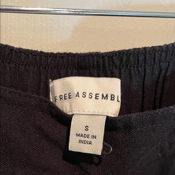 Classic Black Women's Shorts - Picture 3 of 4